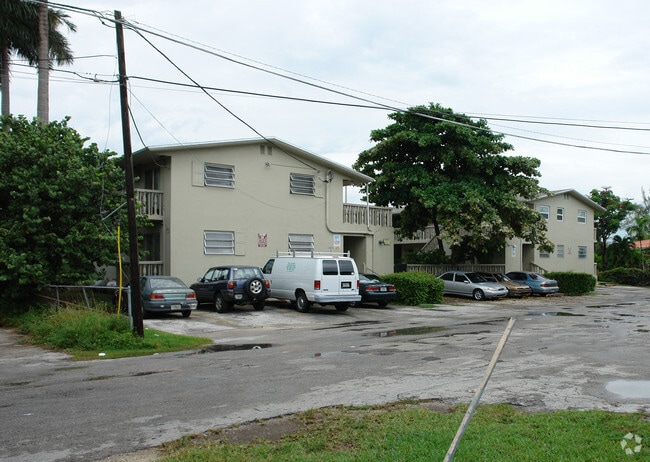 Primary Photo - Miami Court Apartments