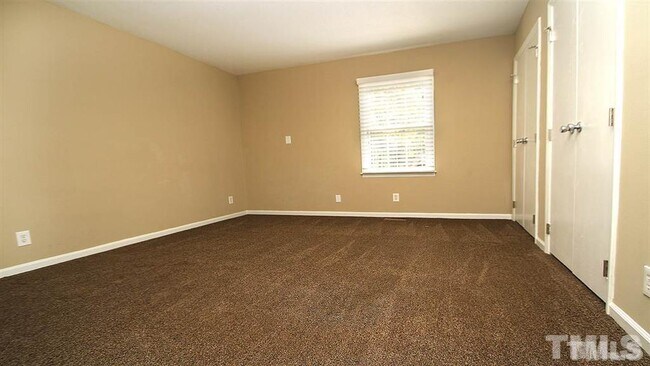 Building Photo - 5841 Sandstone Dr