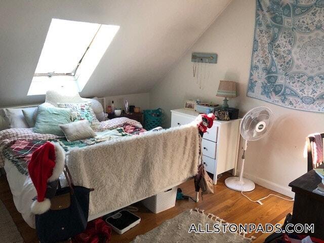 Building Photo - 42 Brainerd Rd