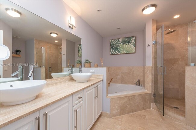 Building Photo - 1650 Galiano St