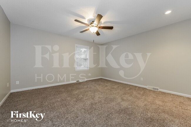 Building Photo - 1300 SW 22nd St