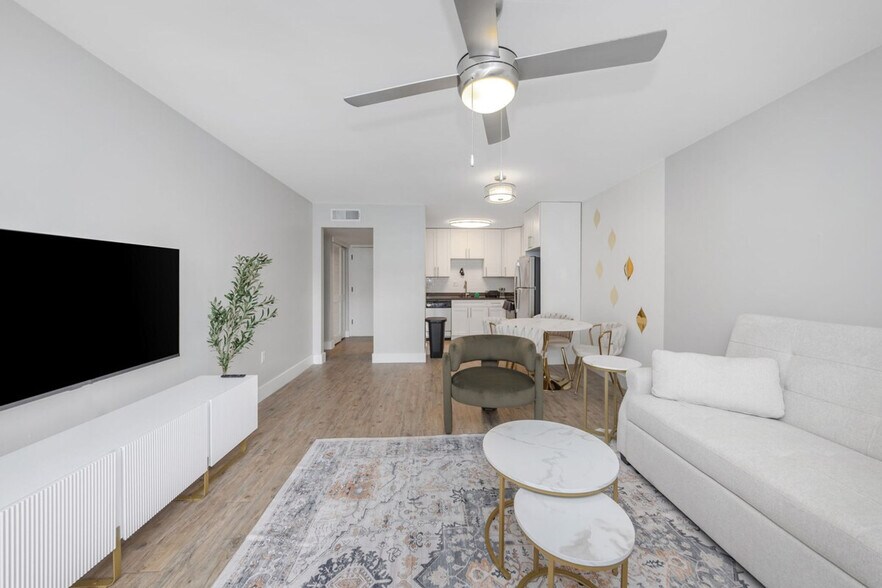 Building Photo - 4403 W Cleveland St