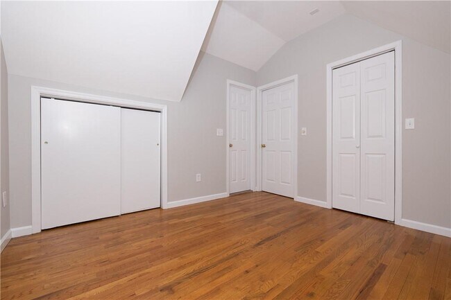 Building Photo - 1 High Hill Farm Pl