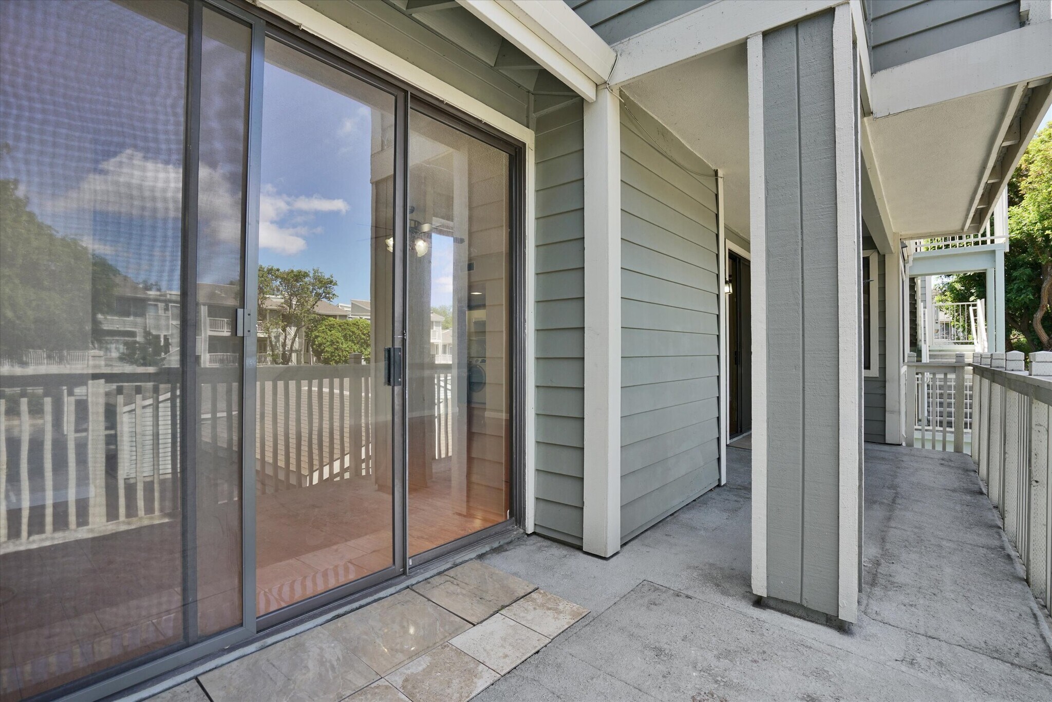 Building Photo - 3402 Pinewood Terrace