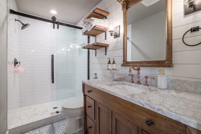 Building Photo - 7107 Scenic Brook Dr