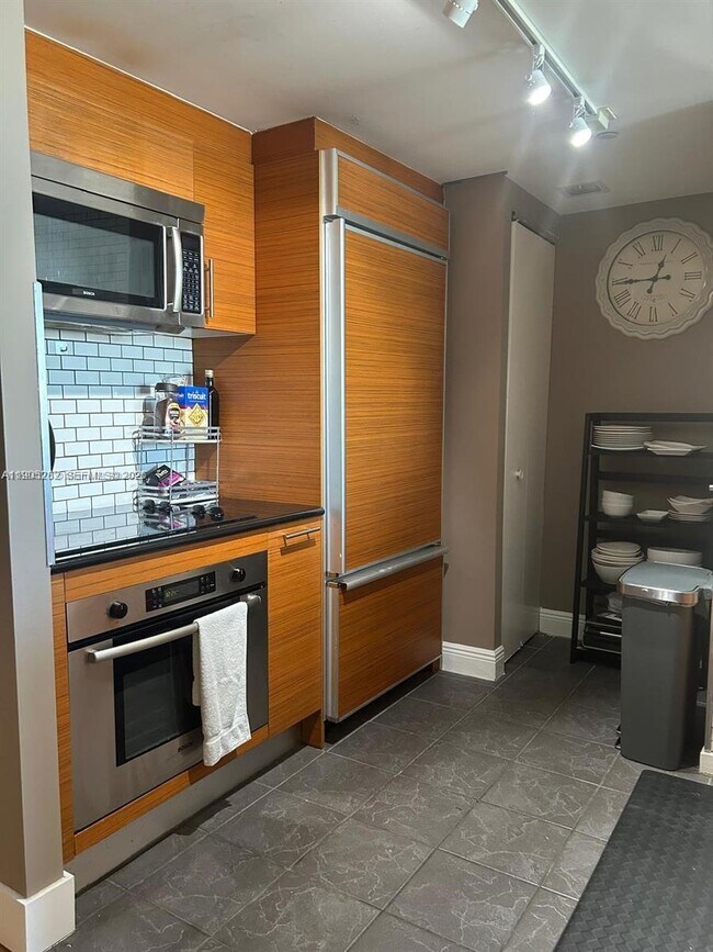 Building Photo - 50 Biscayne Blvd