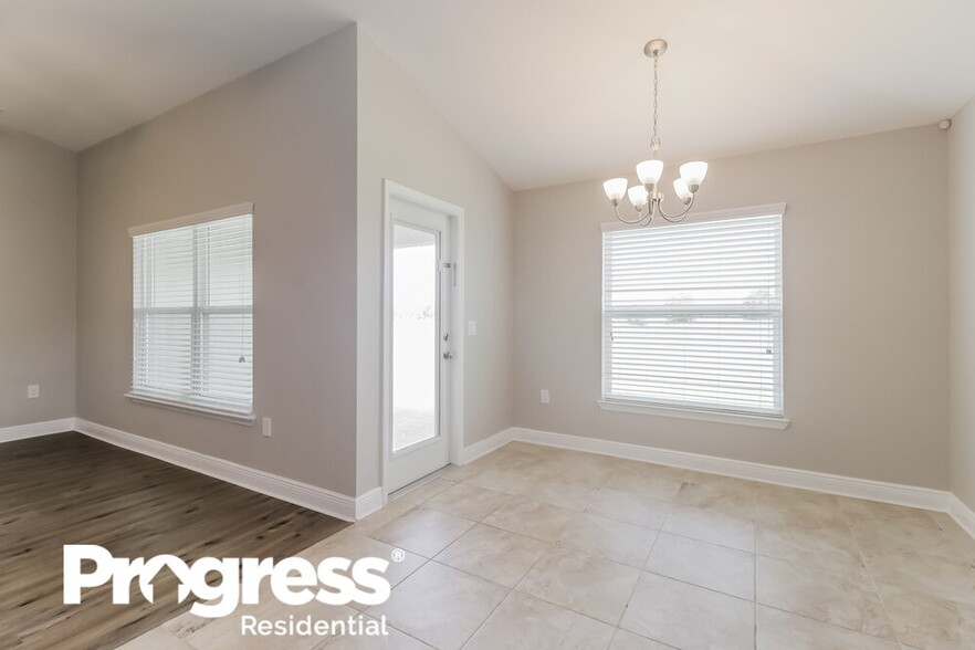 Building Photo - 7083 Lamium Ct