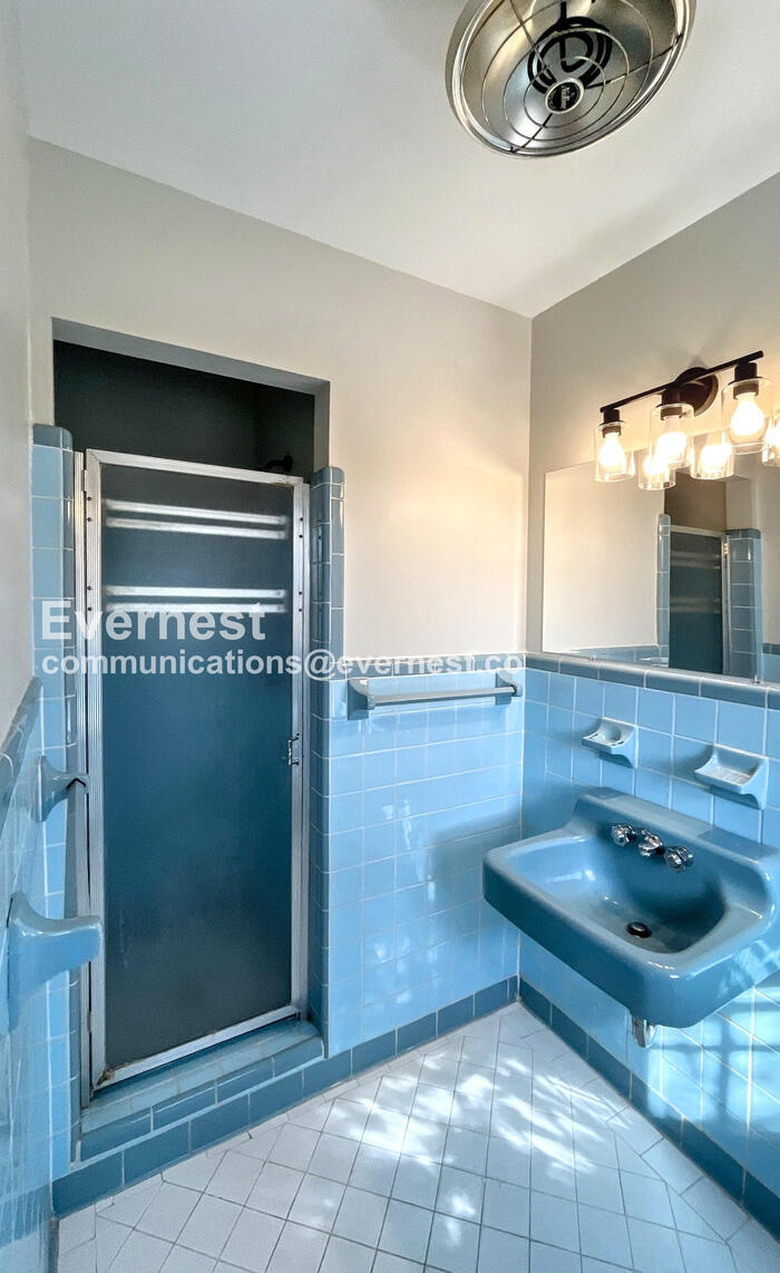 Building Photo - 1307 Brockton Dr