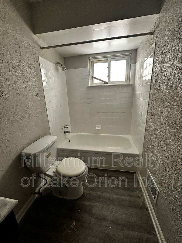 Building Photo - 61 E New York Ave