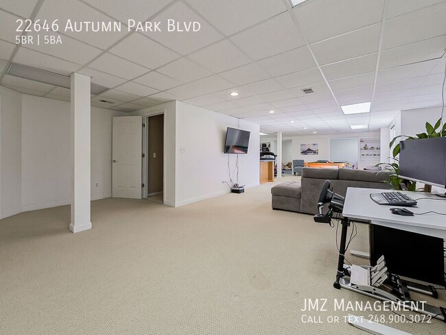 Building Photo - 22646 Autumn Park Blvd