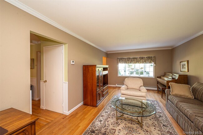 Building Photo - 40 Somerset Dr