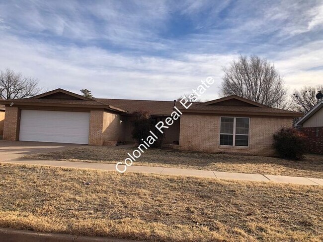 Primary Photo - Updated and spacious 3 bedroom 2 bathroom ...