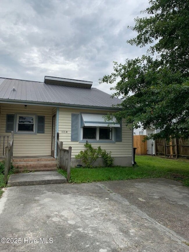 Primary Photo - 106B Pete Jones Dr