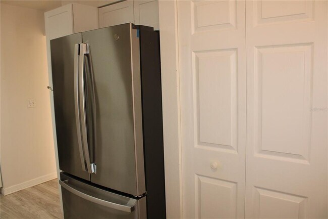 Building Photo - 2602 Waterford Way