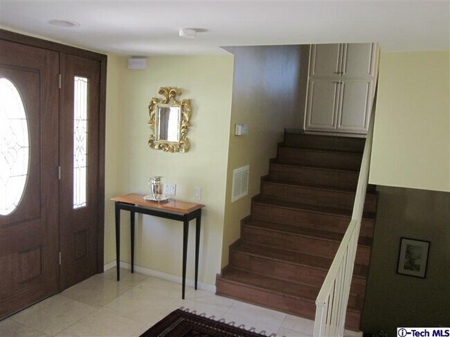 Building Photo - 2716 Ridgepine Dr