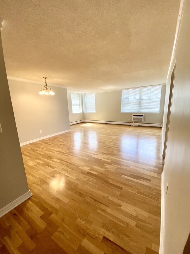 Living Room - 3150 Excelsior Blvd