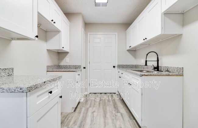 Building Photo - 107 Meudon St