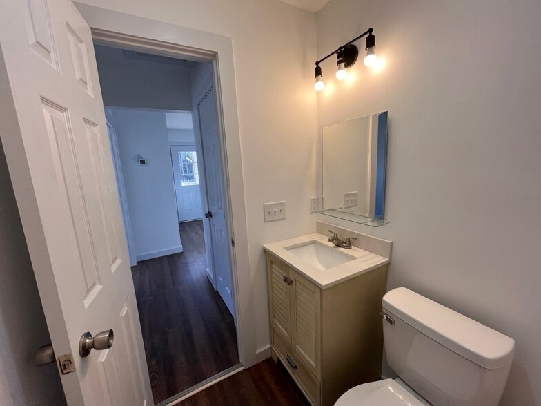 Bathroom - 238 Georgia St