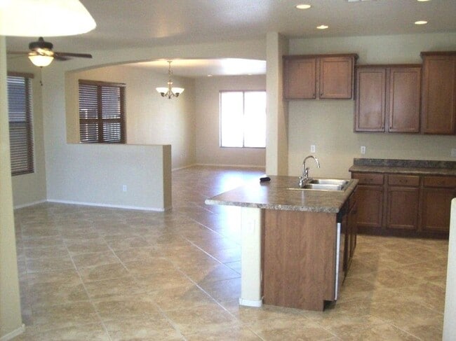 Building Photo - San Tan Heights