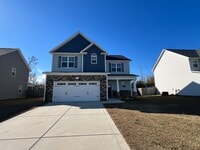 Building Photo - Beautiful 4 Bed 2.5 Bath Raeford Home with Fenced Yard