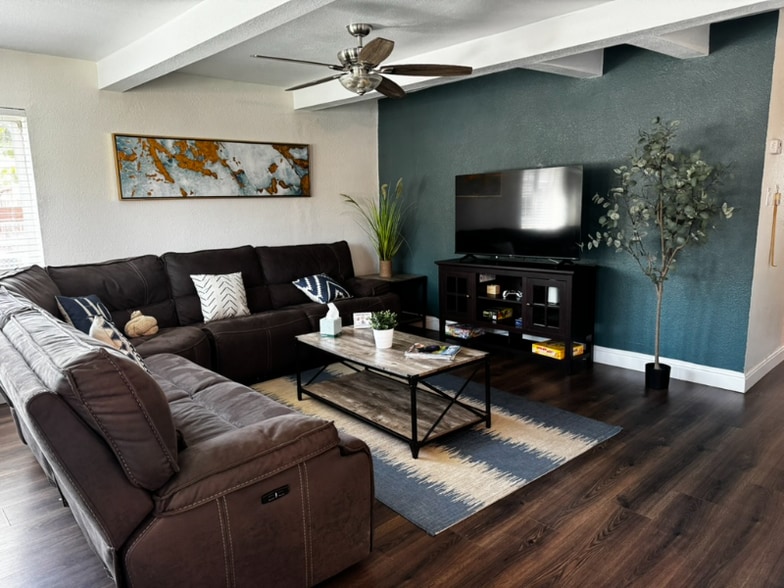 Primary Photo - 2120 Kinsington St