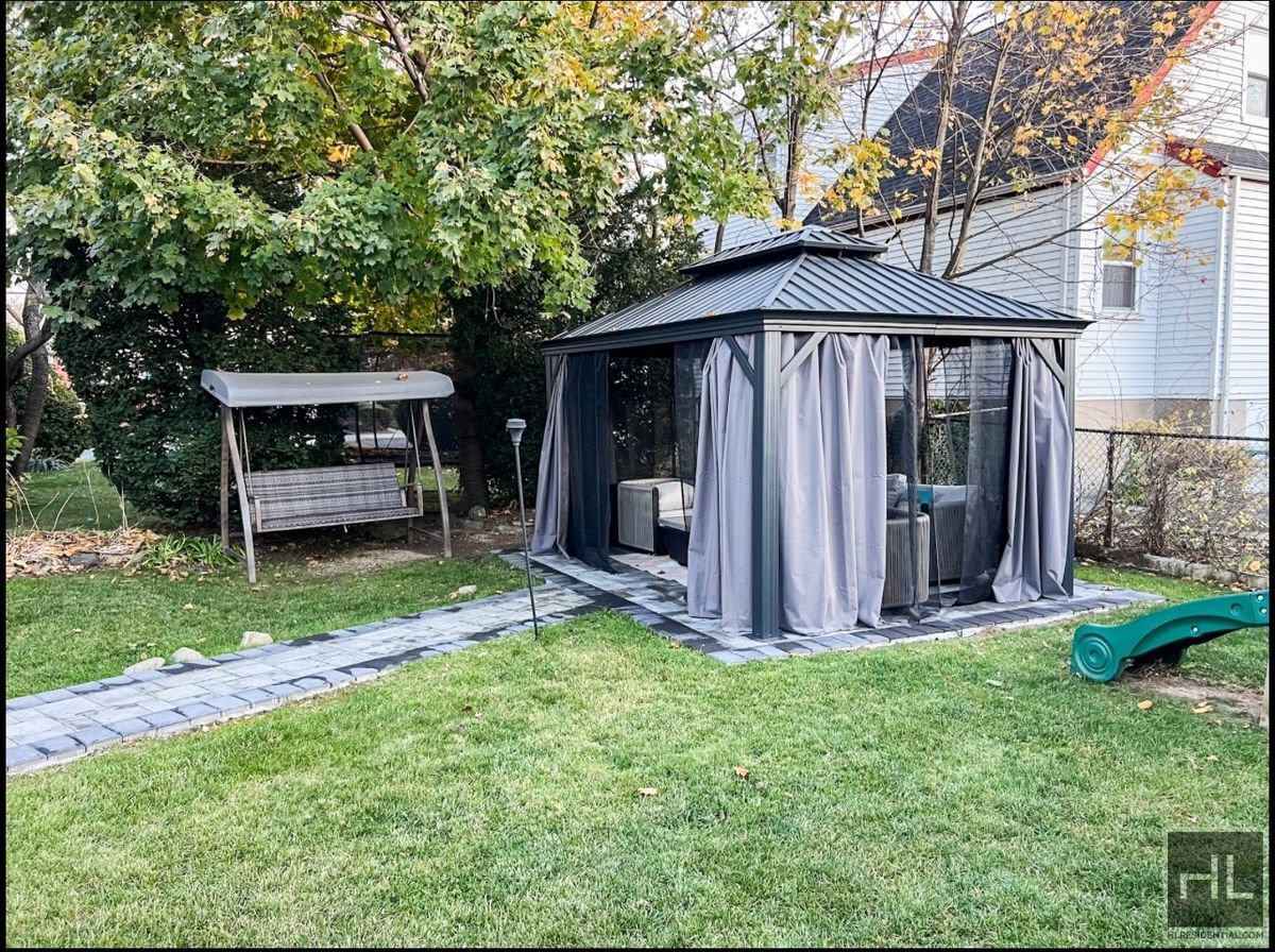 Building Photo - 3rd avenue