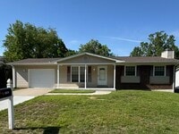 Building Photo - 1161 Saratoga Dr