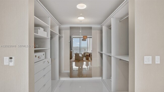 Building Photo - 300 S Biscayne Blvd