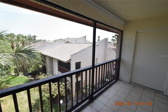 Building Photo - 3814 N Lake Dr
