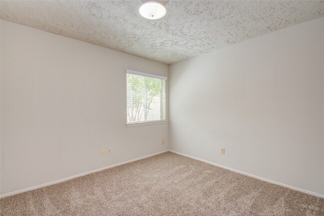 Building Photo - 13510 N Peachfield Cir