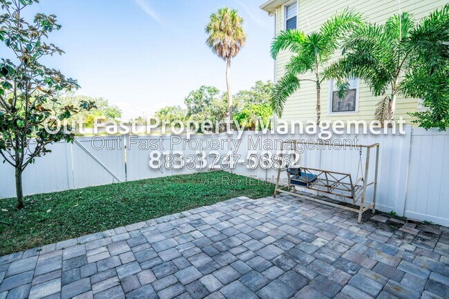Building Photo - 4859 W Prescott St