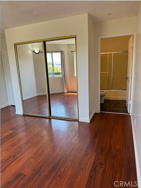 Building Photo - 9014 Burnet Ave