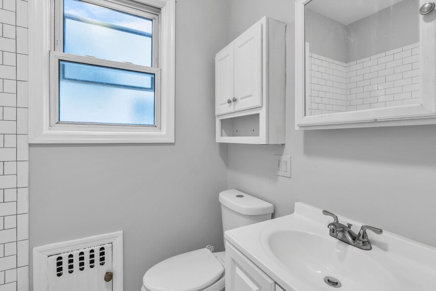 Building Photo - 181 Jacoby Street