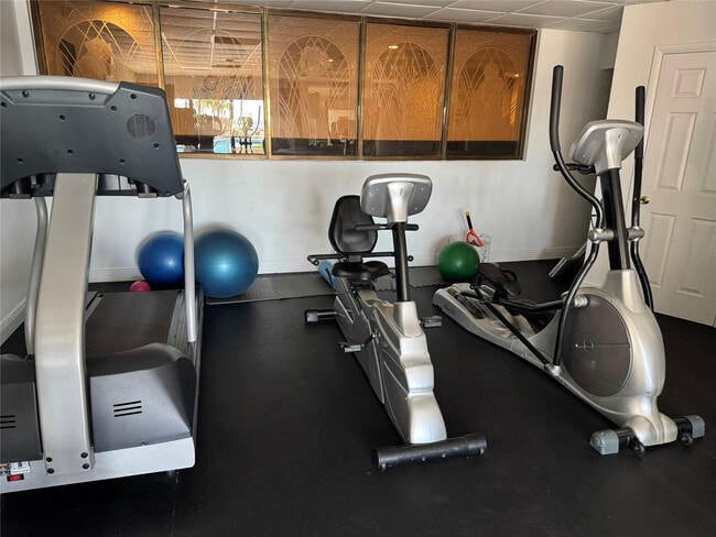 Building Photo - 3800 Galt Ocean Dr