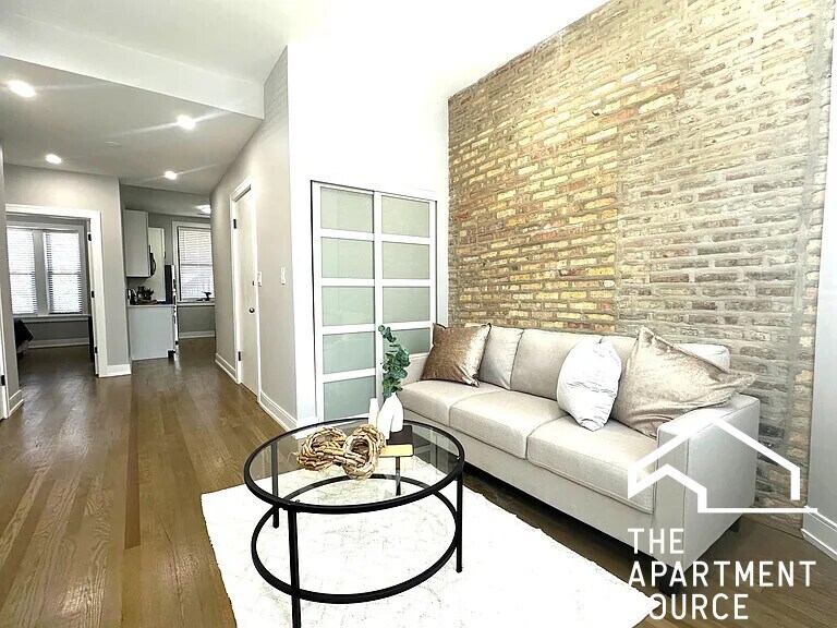 Building Photo - 3830 N Wilton Ave