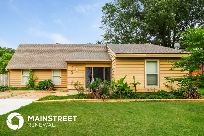 Building Photo - 7147 Hillshire Dr