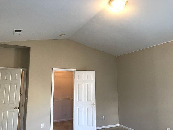 Building Photo - 4 Bed Sanger Home!!