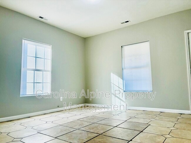 Building Photo - 110 N Webb St