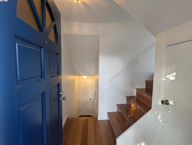 Building Photo - 744 Palomino Dr