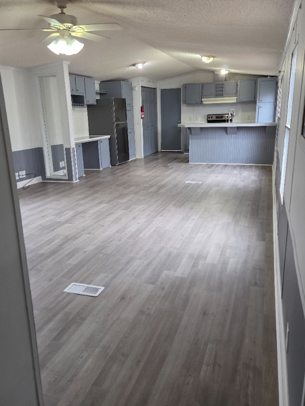 Building Photo - 401 Vista Ave