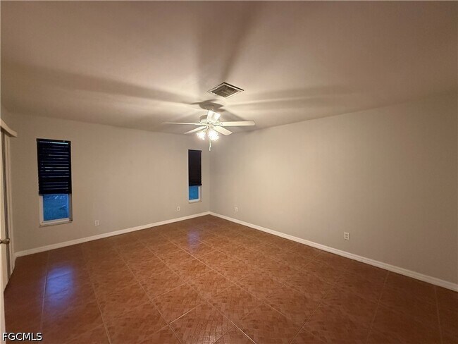 Building Photo - 1713 SW 10th Pl
