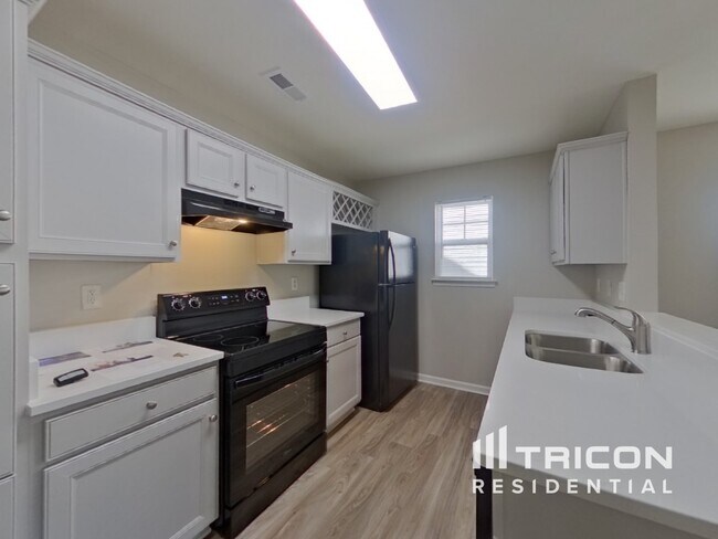 Building Photo - 345 Hunslet Cir