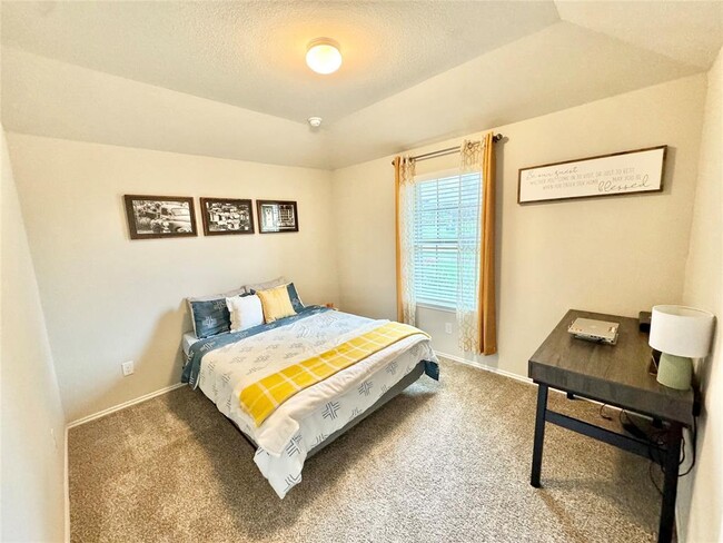 Building Photo - 15004 Monserrat Ln