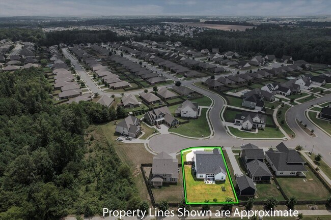 Building Photo - Charming and Spacious 4-Bedroom Home with Bonus Room and Private Backyard