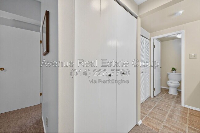 Building Photo - 5559 Pershing Ave