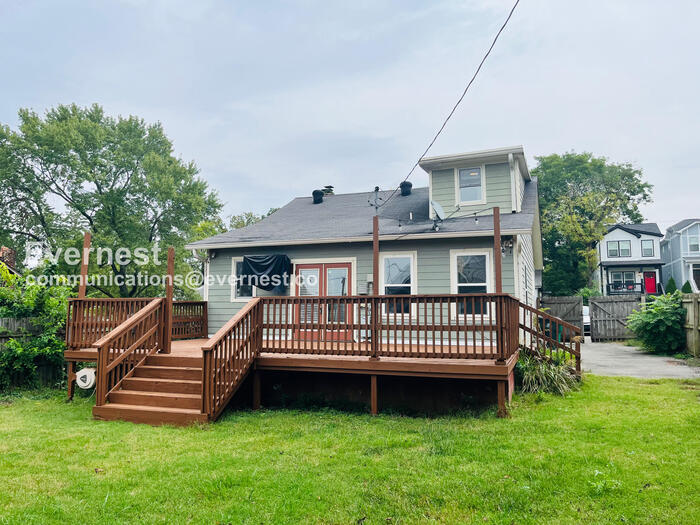 Building Photo - 2913 Davis Ave