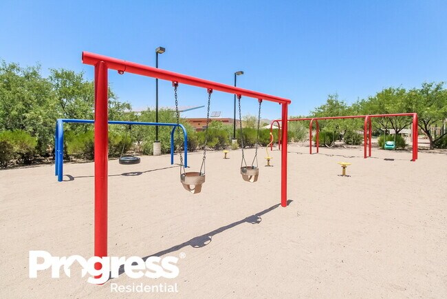 Building Photo - 13181 N Deergrass Dr