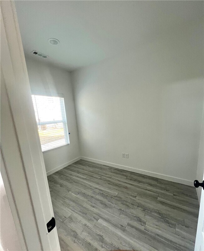 Building Photo - 821 Massachusetts Ave