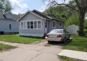 Building Photo - 25 22nd St SE