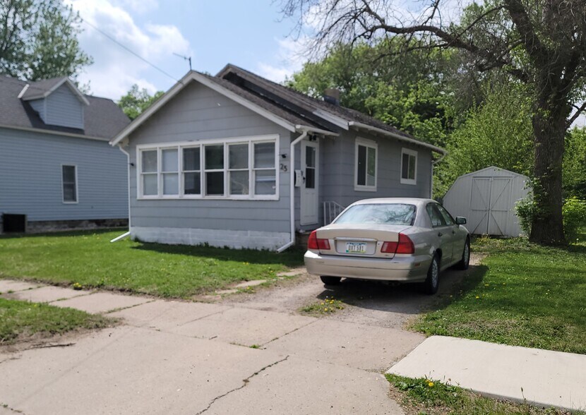Primary Photo - 25 22nd St SE